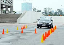 Lệ Phí Học Lái Xe Ô Tô Hạng Bằng B Số Sàn, B11, C Tại TPHCM Là Bao Nhiêu?